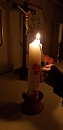 Entz&uuml;nden der Osterkerze  (Regina Englert)