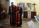 Pfarrer Werner Heizmann und Superintendent Andreas Schwarze vor der Er&ouml;ffnung des Lutherzimmers (Uwe)