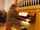 Erika Herzel an der Orgel (Foto: R. Englert)