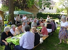 Die Bänke füllen sich schnell (Foto: Regina Englert)