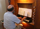 Norbert Patzelt an der Orgel (Foto: R. Englert)