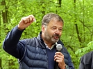 Ein Bleicheröder Schneckenhengst überreicht vom Bürgermeister der Landgemeinde Bleicherode Frank Rostek (Foto: R. Englert)