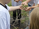 Wir knüpfen ein Netz (Foto: R. Englert)