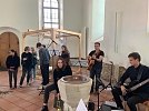 Die Band der Jugendkirche mit Verstärkung aus Bleicherode (Querflöte) und Großwenden (nicht im Bild) (Foto: Ulrike Patzelt)