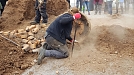 Angst vor Staub darf die Gesellin nicht haben (Foto: R. Englert)