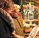 Historische Fundstücke werden erklärt (Foto: Christiane Steinecke)