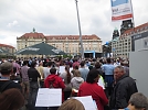 Eröffnung - Blick über die Massen (Foto: Elisabeth Krieger)