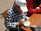 Brannten Namen in Holzbrettchen (Foto: R. Englert)