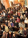 Gute Stimmung bereits vor dem Gottesdienst (Foto: R. Englert)