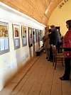 Nach der Aufführung wurde die Ausstellung von Karin Kisker auf der obersten Empore eröffnet (Foto: R. Englert)