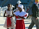 Tradition und Moderne - Tracht und Handy (Foto: U. Patzelt)