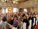 Eine fröhliche Gottesdienstgemeinde (Foto: R. Englert)