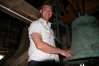 Dr. H.-C. Maletz forscht über die Geschichte der Bleicheröder Kirchenglocken (Foto: Sylvia Spehr)