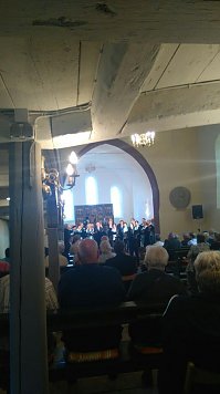 Der Konzertchor begeisterte (Foto: Chr. Bischoff)