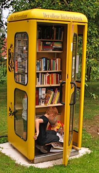 Offener Bücherscharnk (Foto: Sabine Wegner)