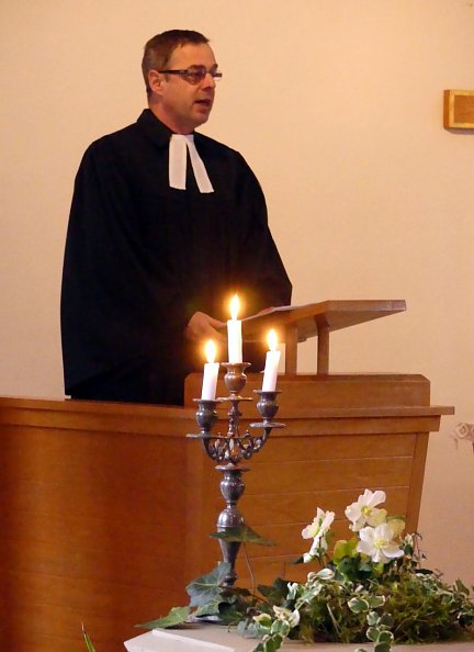 Pfarrer Thomas Reim beim Einführungsgottesdienst in Bockelnhagen (Foto: R. Englert)