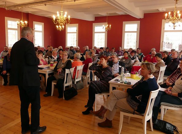 Der Propst spricht zu uns über den 1. Paulusbrief an die Korinther (Foto: R. Englert)