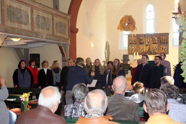 Kirchenchor Bielen zum Erntedank (Foto: KG Bielen)