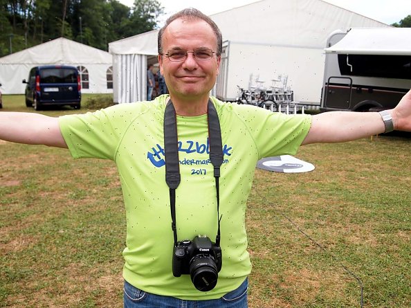 Pfarrer Jochen Lenz beim Wandermarathon (Foto: R. Englert)