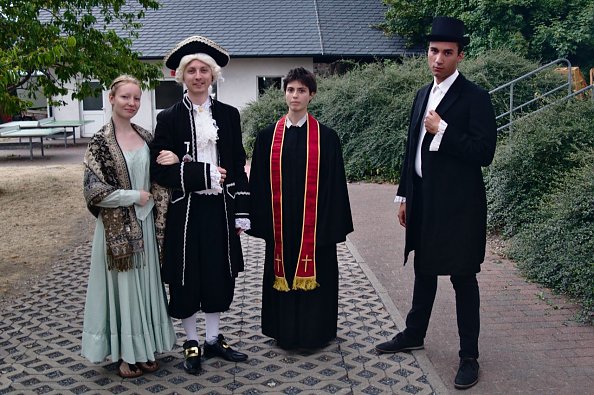 Johann Daniel Falk mit Frau, Pfarrer Horn und dem Minister (Foto: J.Berger)