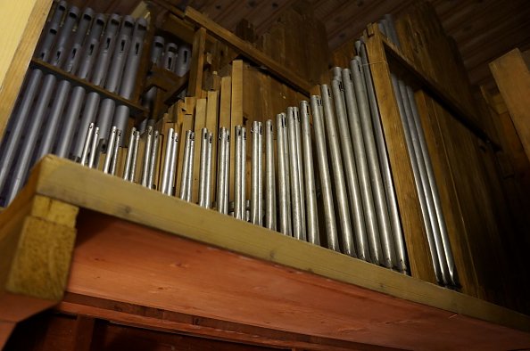 Ein Blick oder Einblick in die Ladegast-Orgel in Neustadt (Foto: Chr. Heimrich)