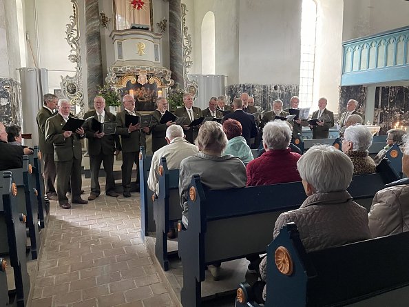 Der Neustädter Männerchor begeisterte sein Publikum. (Foto: Kevin Hosmann)