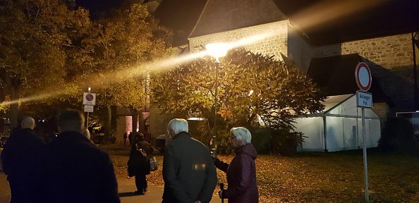 Premierenstimmung am 14.10.22 vor der Blasiikirche Nordhausen  (Foto: Regina Englert)