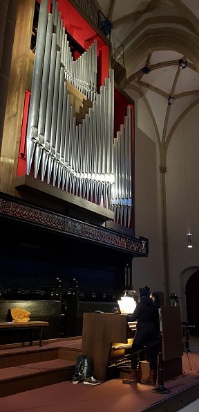 Der Kantor und sein Instrument  (Foto: Regina Englert)