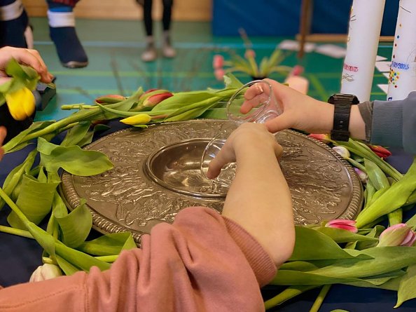 Taufe in der Evangelischen Grundschule (Foto: Evangelische Grundschule Nordhausen)