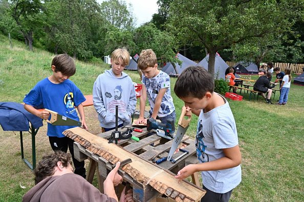 Handwerker im Camp (Foto: F. Tuschy)