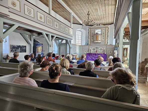 Eröffnung des Pilgerweges Elende-Münchenlohra in der Rosenkirche (Foto: R. Englert)