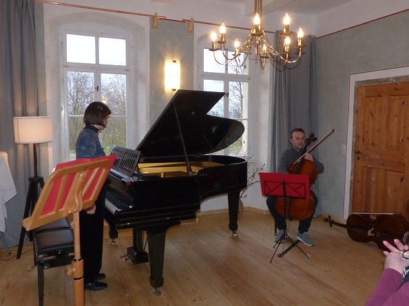 im Musiksalon des Klosterhauses lassen sich gut Probenwochenenden abhalten (Übernachtung in den Pilgerzimmern gut möglich) (Foto: Ulrike Patzelt)