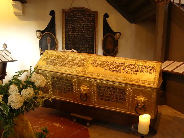 Der goldene Sarg von Wülfingerode (Foto: Regina Englert)