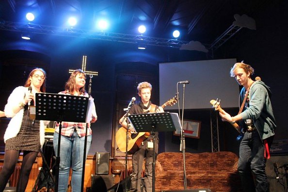 Der Lobpreis-Abend (Foto: Herzschlag)