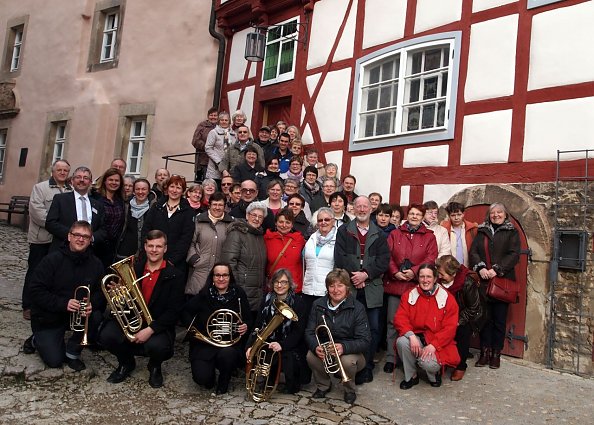 Gruppenbild nach dem Gottesdienst am Sonntag (Foto: R. Englert)