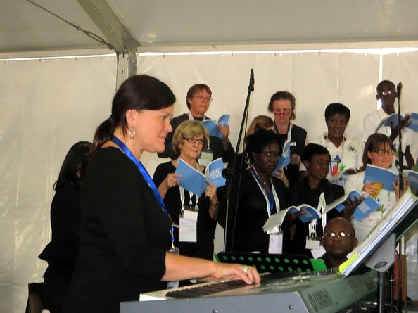 Ulrike Patzelt im internationalen Chor - letzte Reihe ;-) - wer sie suchen möchte (Foto: U. Patzelt)