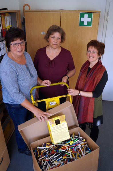 Martina Kiel, Martina Netz und Kathrin Schwarze freuen sich gemeinsam (Foto: R. Englert)